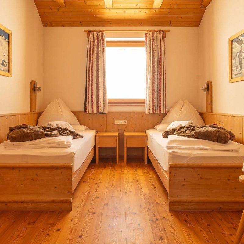 Ferien Sommer Winter Rossalm Plose Brixen Eisacktal Südtirol Dolomiten Urlaub Alm Panorama Zimmer Unterkunft (1)