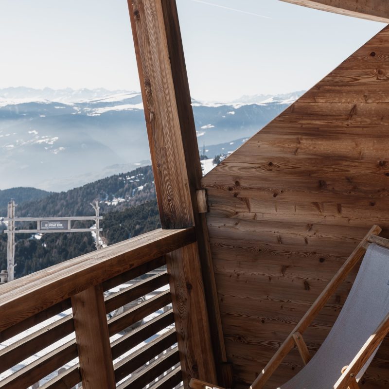 Balkon eines Almzimmers der Rossalm Plose Balkon eines Almzimmers der Rossalm Plose