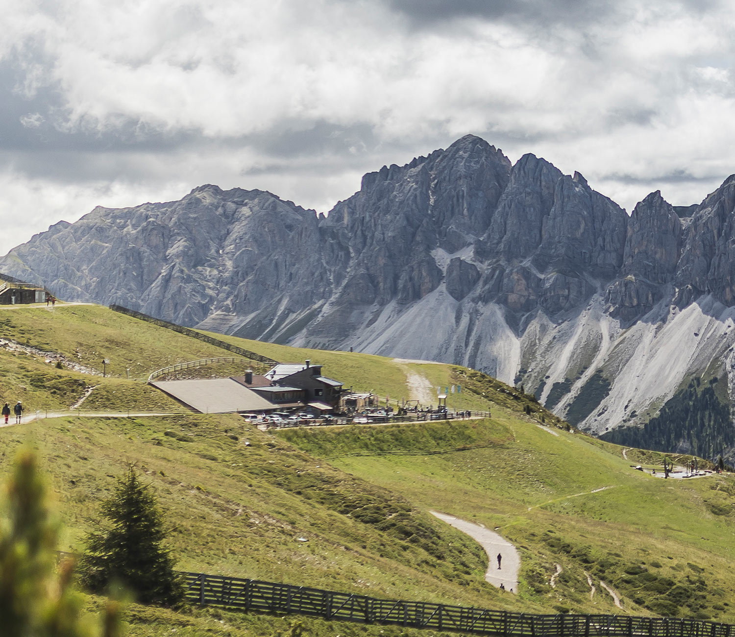 Rossalm-Südtirol-Restaurant-Genuss-Plose-Almrestaurant-Frühstück-Bergfrühstück-Sonnenterrasse-Weinkeller-Fackelwanderung-(9) ro Rossalm Plose Brixen Alm Restaurant Dolomiten Eisacktal panorama sauna