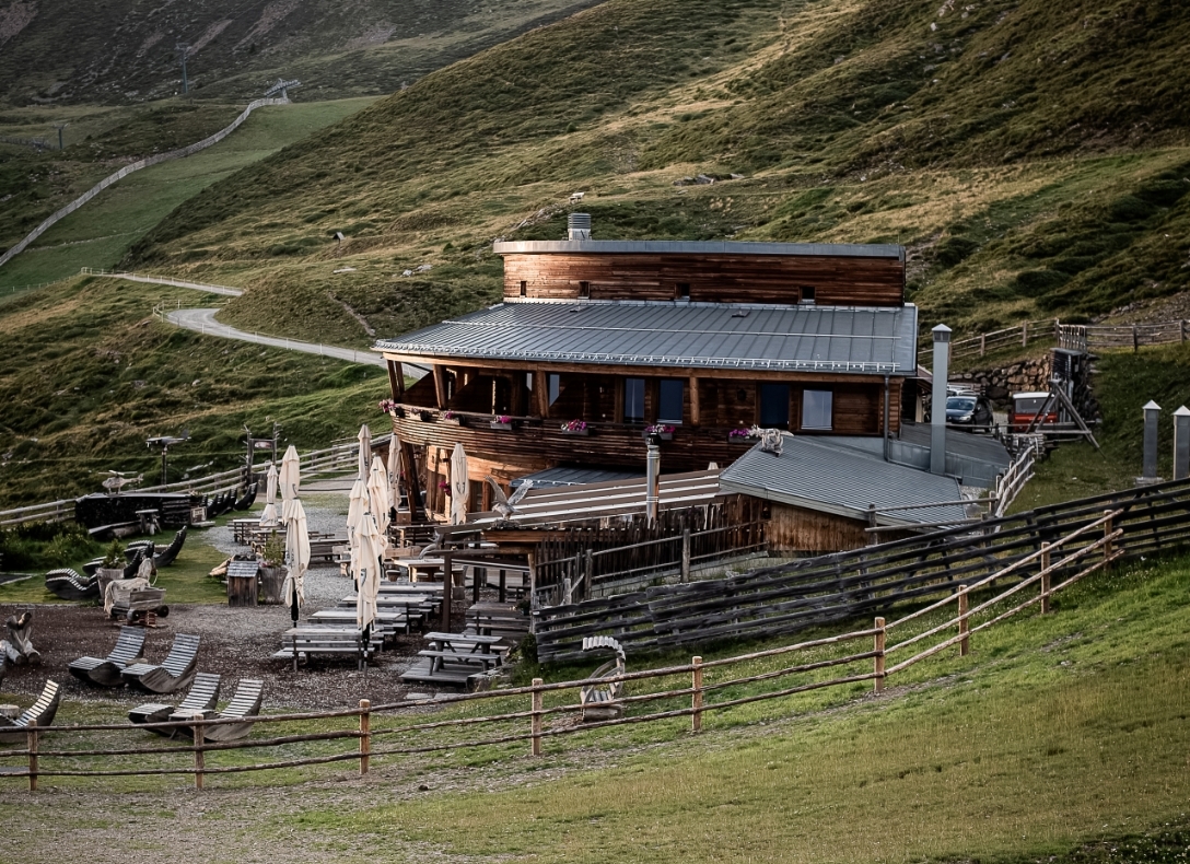 Sommerurlaub auf der Alm und in der umwerfenden Naturlandschaft der Dolomiten