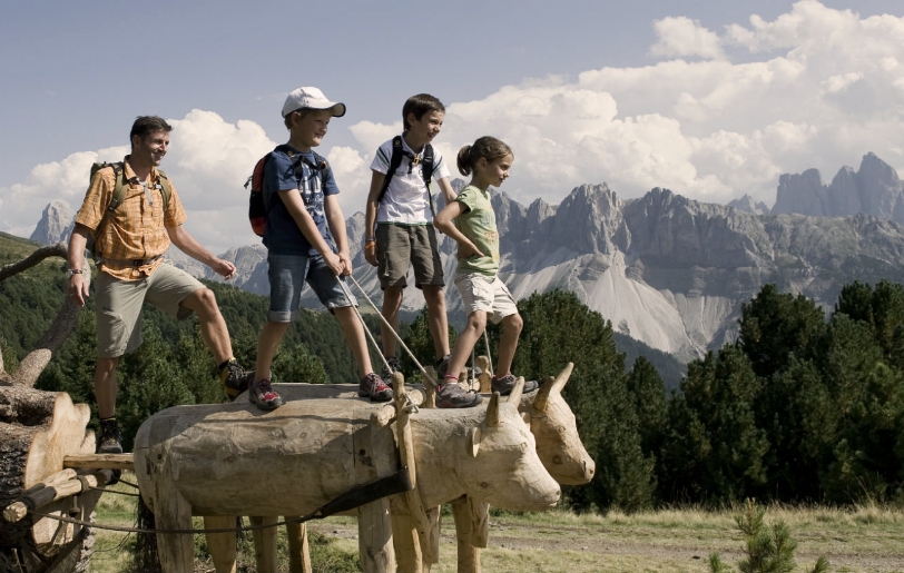 Sommerurlaub auf der Alm und in der umwerfenden Naturlandschaft der Dolomiten